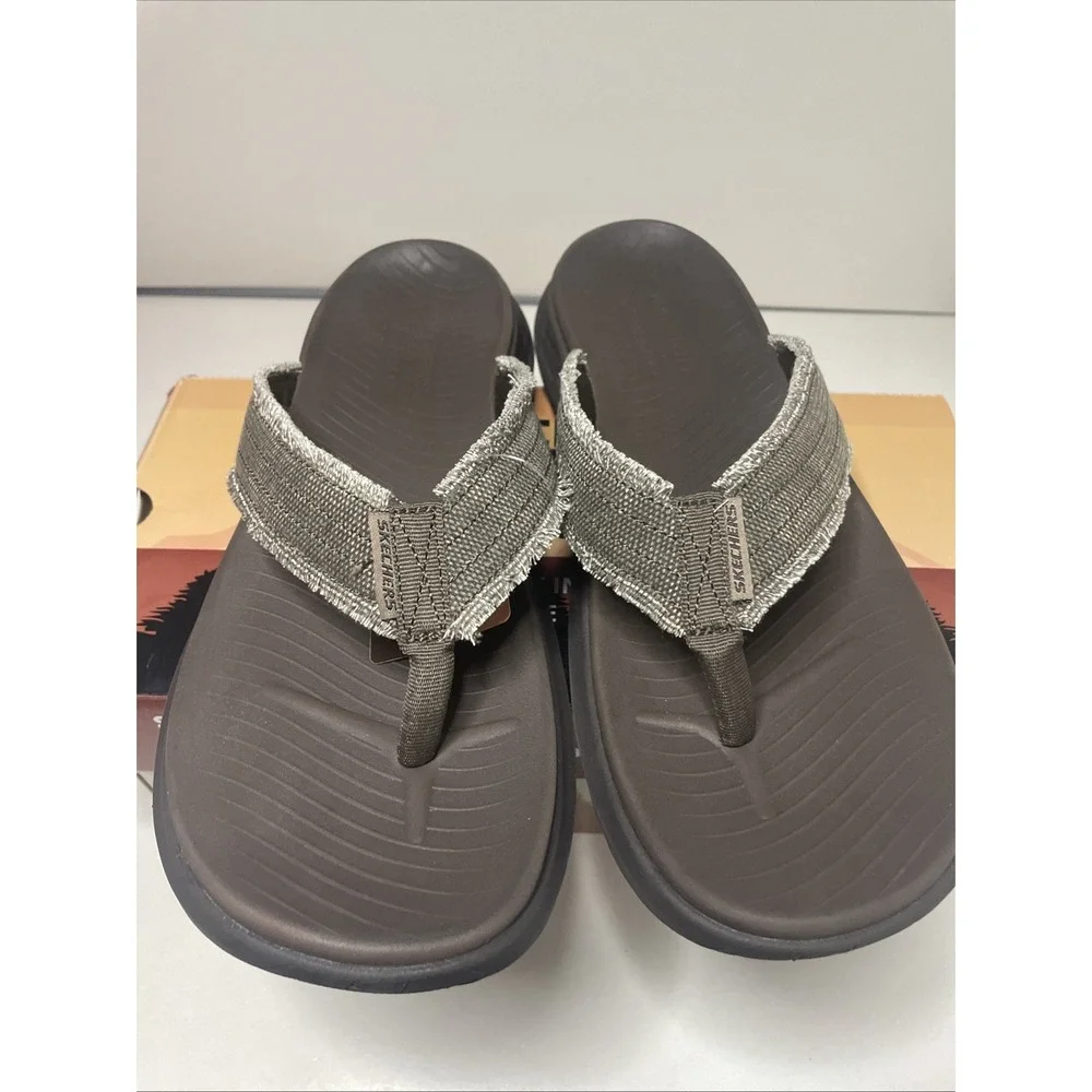 Skechers Luxe Foam Sandals Chocolate Relaxed Fit Vegan Gino Flip Flop Men's Sz 8